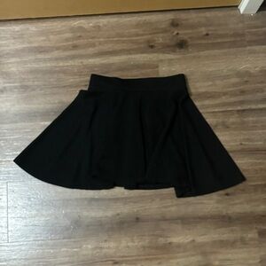 Black High-waisted Ruffled School Girl Skirt!